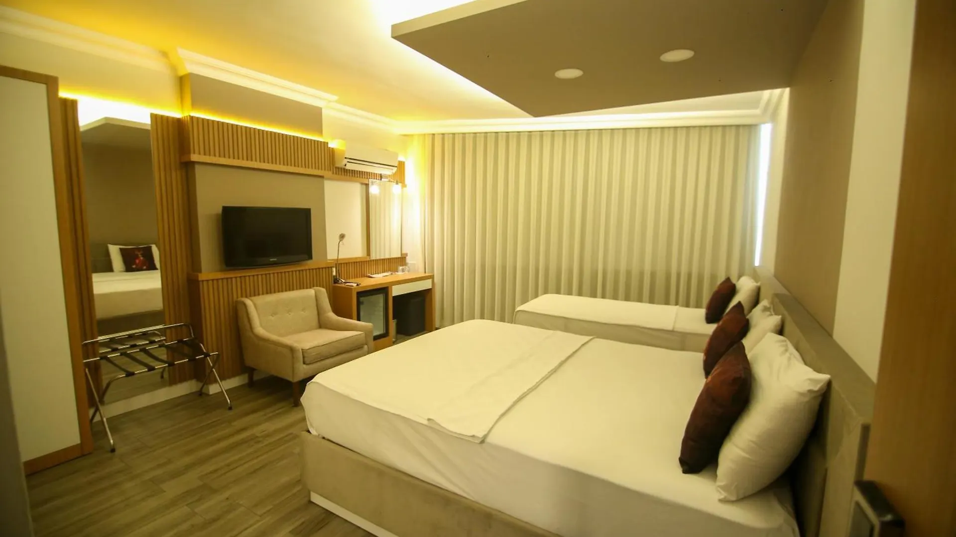 Cevik Palace Hotel Antalya 2*,